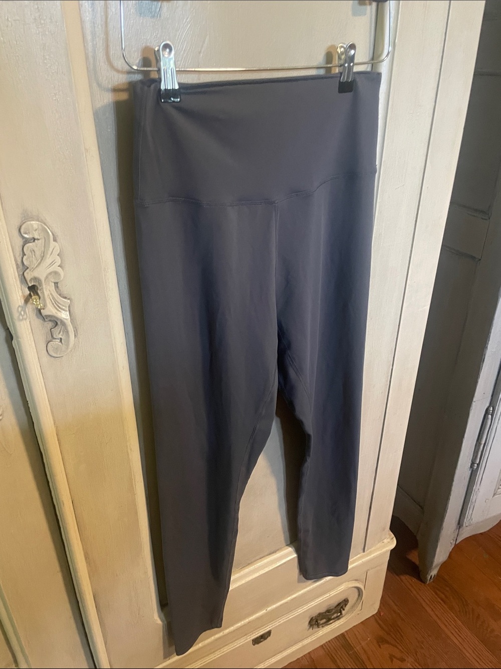 High-Rise Women's Stretch Leggings in Charcoal